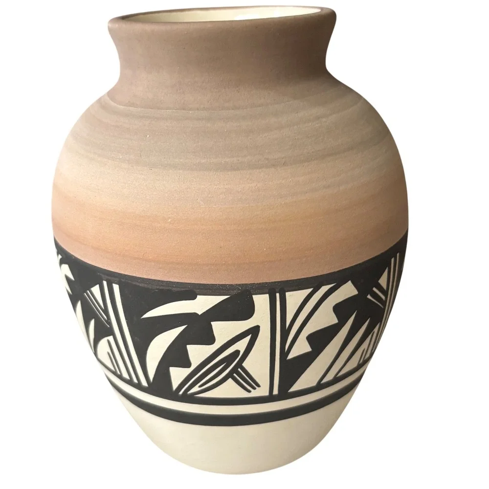 Pottery Vase Tan Terracotta Black White Geometric Signed Silas Navajo USA 6.5in